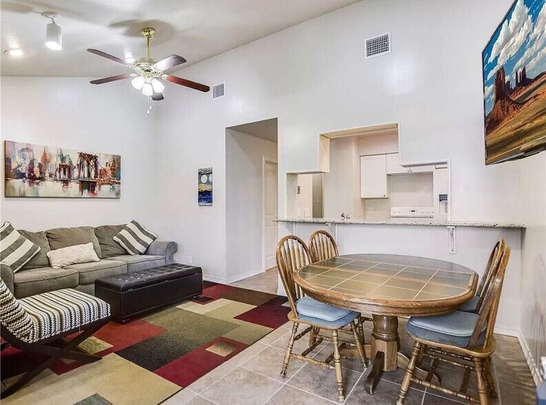 Building Photo - 2905 Swisher St