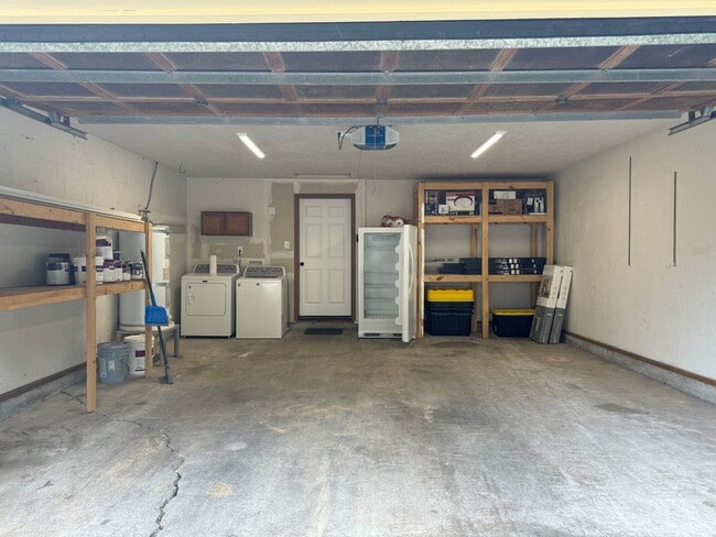 Building Photo - 3 Bed/2 Bath Home in Lacey!!! Available 12...