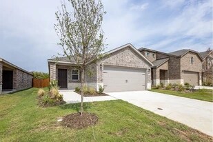 Building Photo - 486 Lake Erie Dr