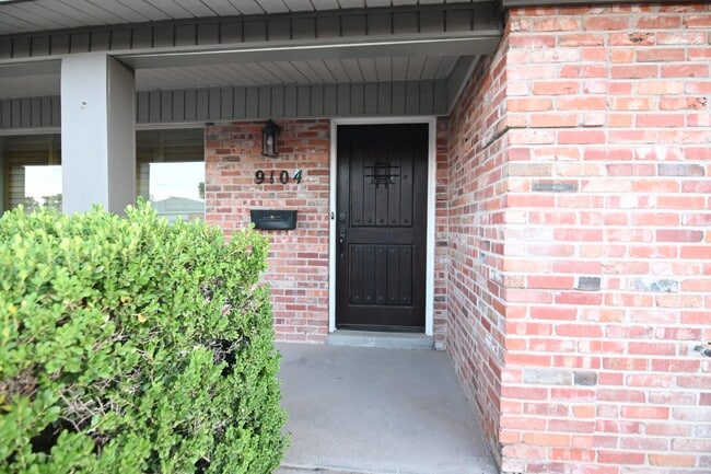 Building Photo - 9104 W H Burges Dr