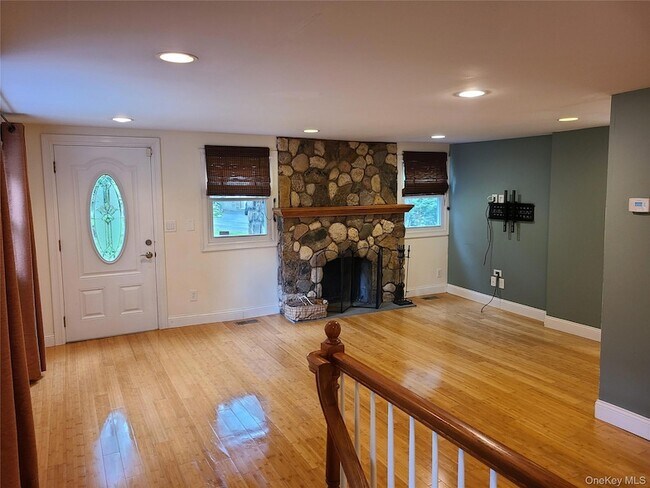 Building Photo - 55 S Hill Rd