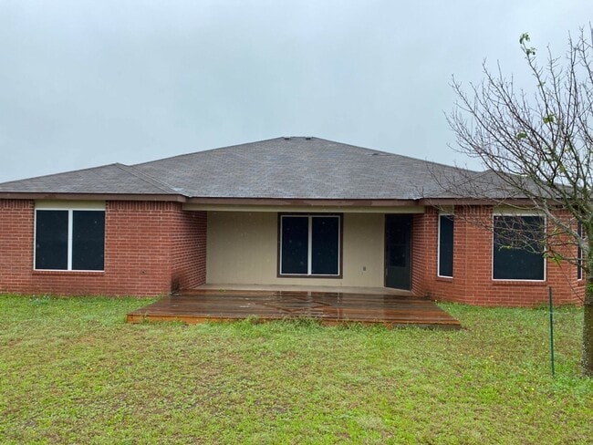 Building Photo - AVAILABLE NOW!