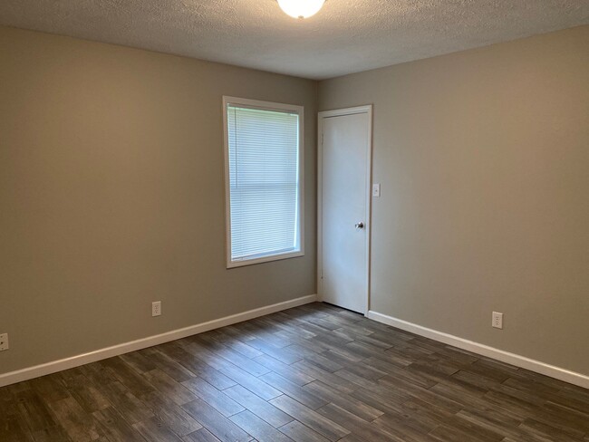 Building Photo - 51 Chatwood Cv