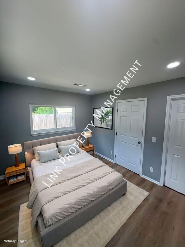 Building Photo - 123 Sequoia Dr
