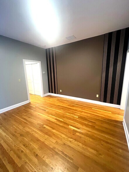 Living Room - 77-79 Washington St