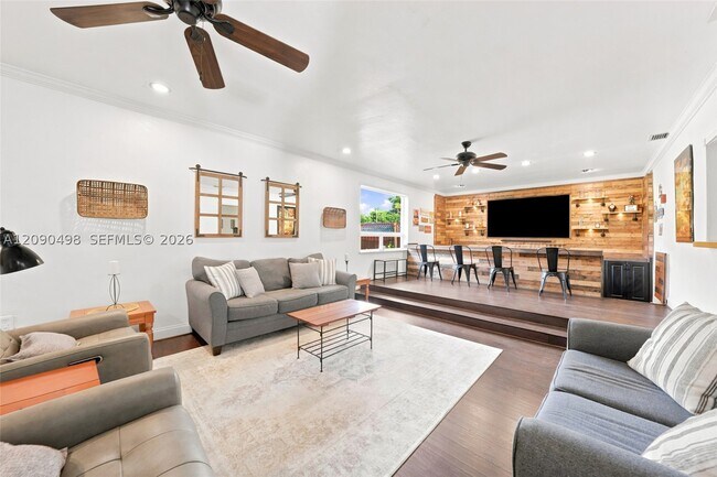 Building Photo - 15425 N Miami Ave