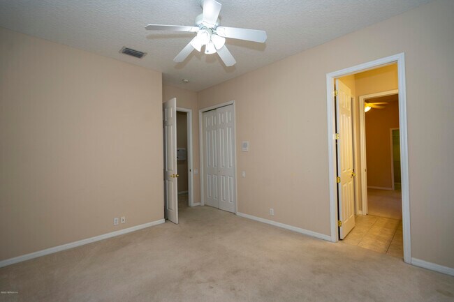 Building Photo - 3668 Windmoor Dr