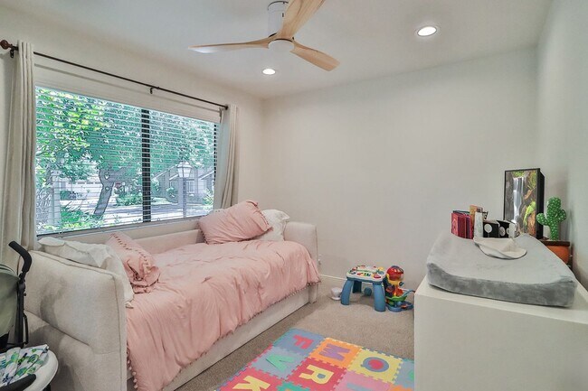 Building Photo - 1243 Clippers Cir