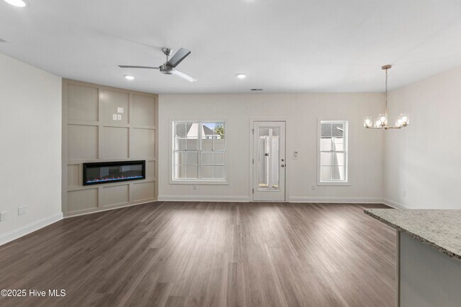 Building Photo - 1408 Hartley Ln