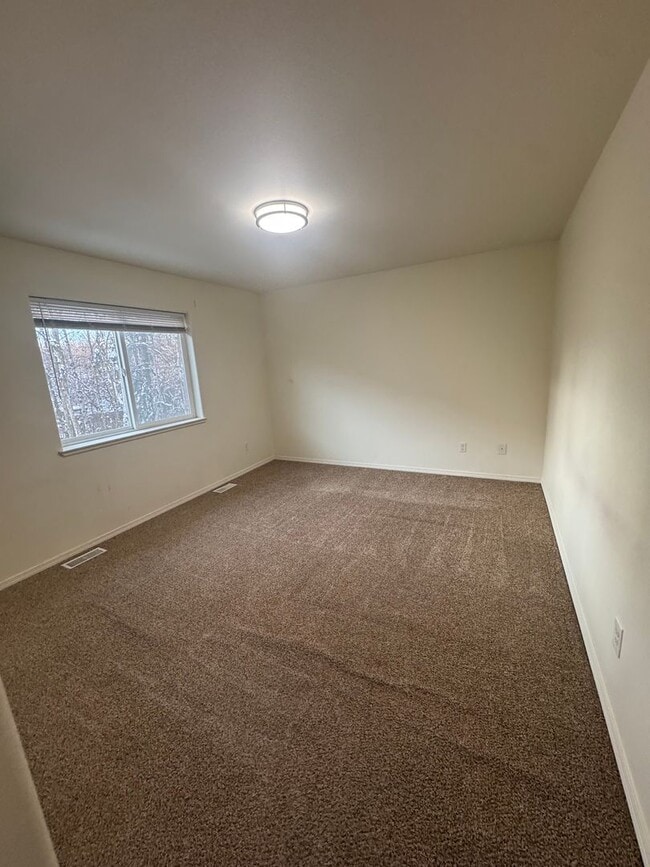 Building Photo - 5222 Leslie St