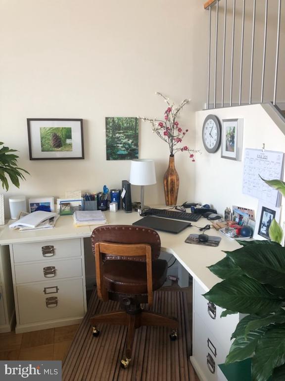 Building Photo - 1200 N Nash St