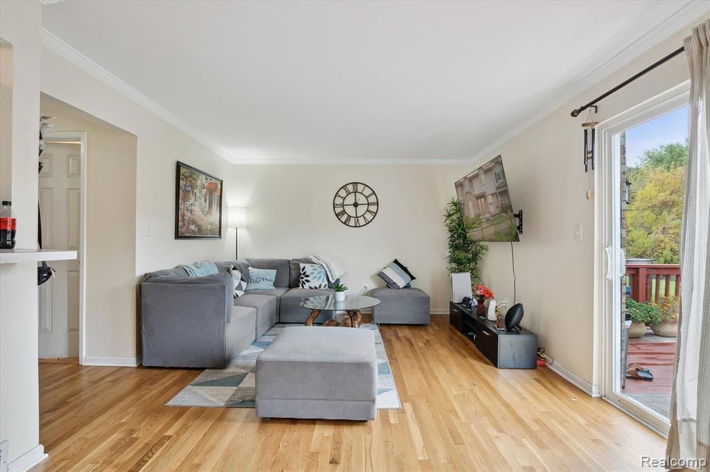 Building Photo - 44563 Savery Dr