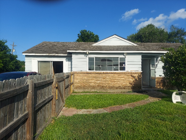 Primary Photo - 9701 Fairland Dr