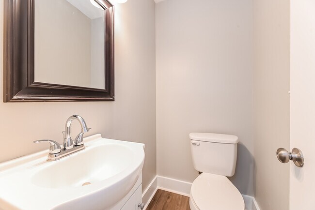 Building Photo - Wonderful Home in North Charleston!