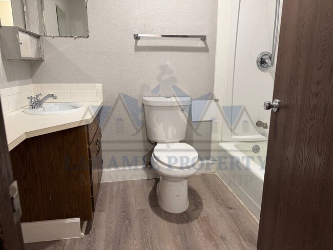 Building Photo - 808 E Canby St