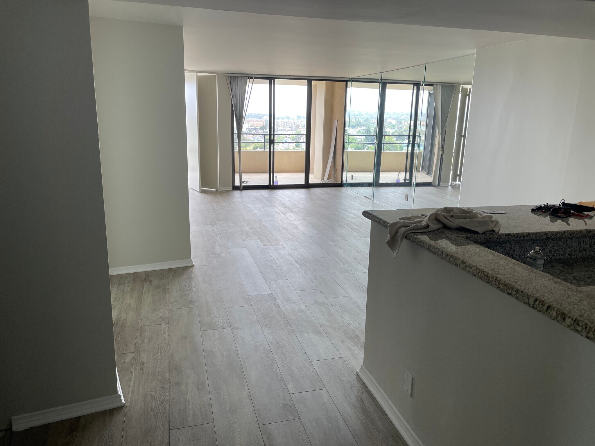 Building Photo - 4337 Marina City Dr