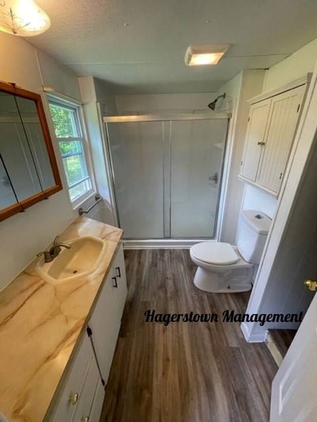 Building Photo - Property In Country Setting