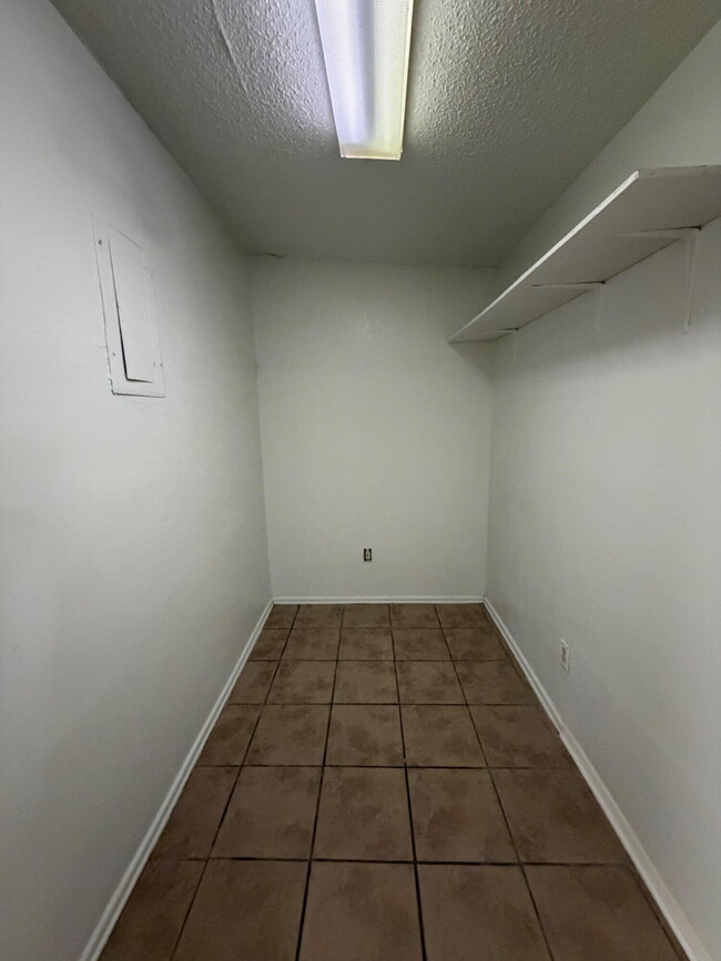 Building Photo - 7206 Avenue W