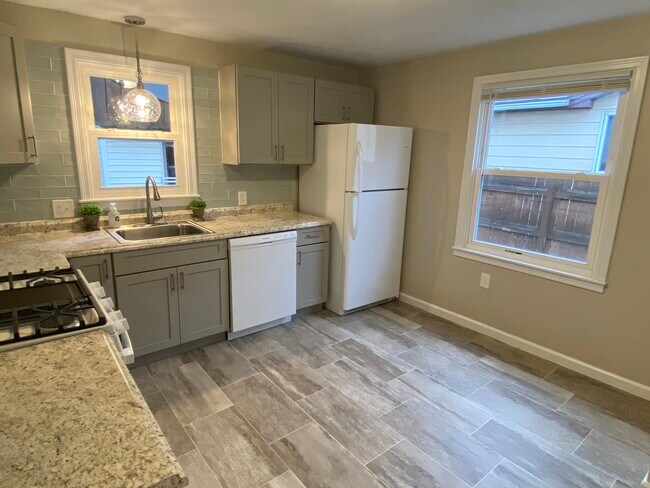 Kitchen with new appliances - 255 Seton Rd