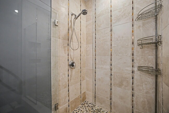 Building Photo - 261 S Limestone