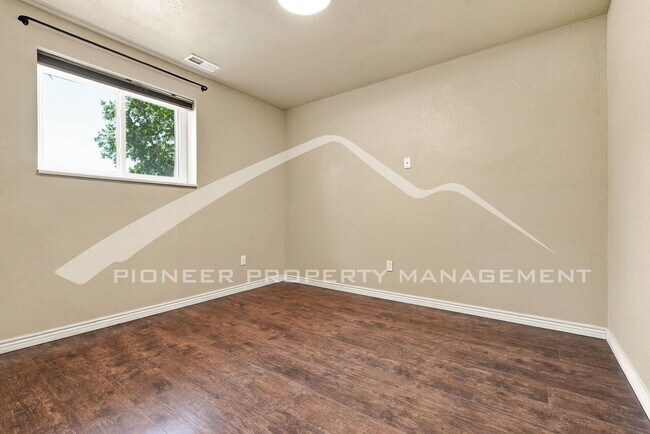 Building Photo - 229 Florence Ave
