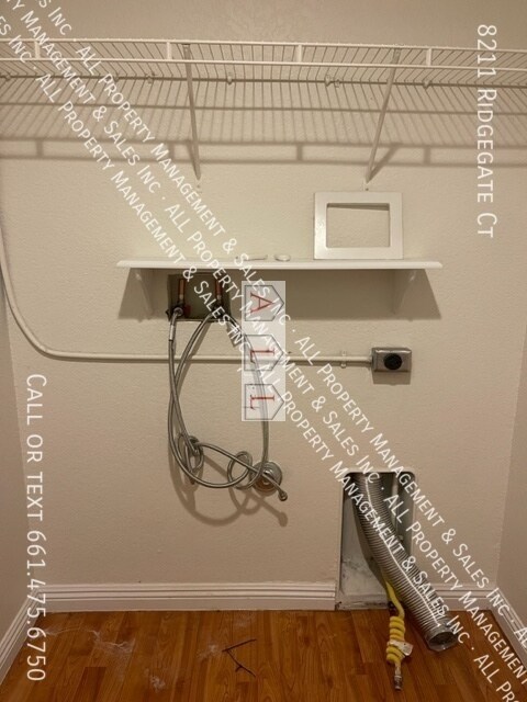 Building Photo - 8211 Ridgegate Ct