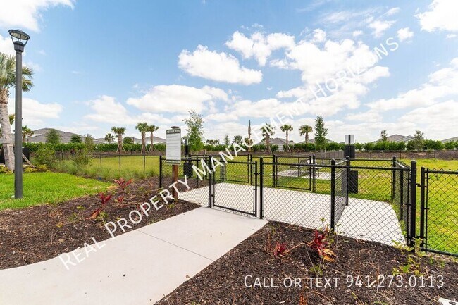 Building Photo - 17769 Crescent Moon Lp