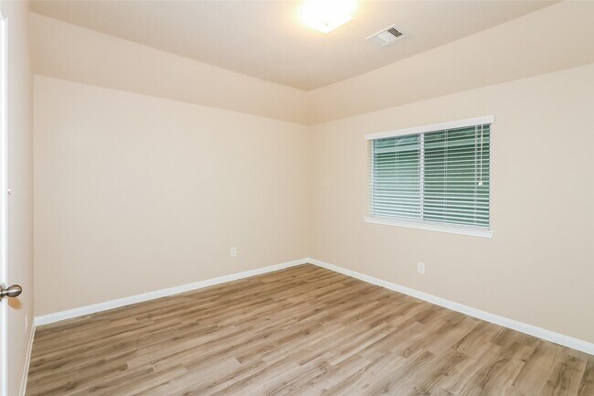 Building Photo - 19007 Moynihan Dr