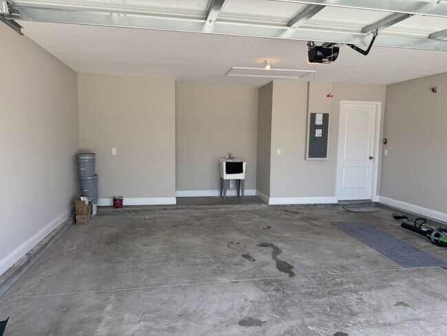 Building Photo - Welcome to your New Home in the Upgraded Dorado Community of Entrada A Lake Front 3 Bed 2 Bath wi...