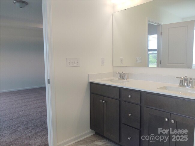 Building Photo - 4701 Stallings Brook Dr