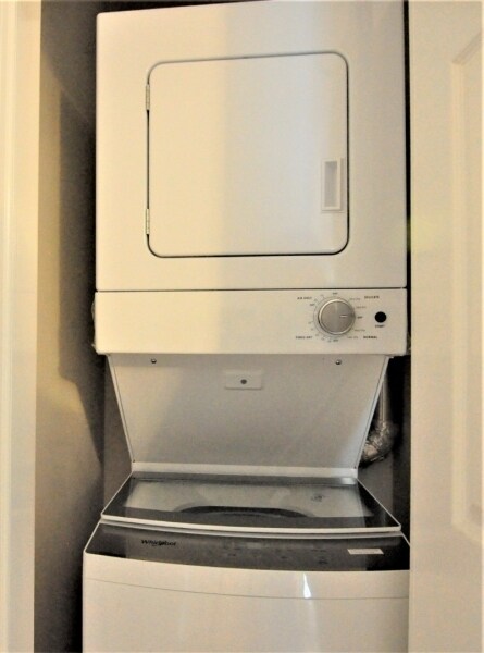 Building Photo - 412 Morris Ave