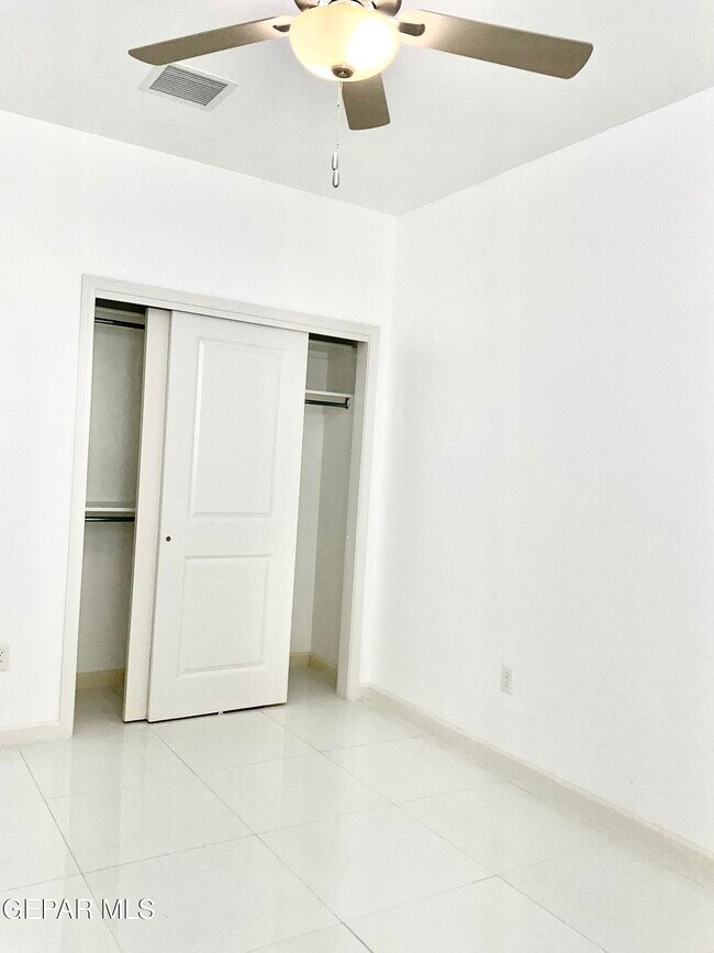 Building Photo - 8919 Eclipse St