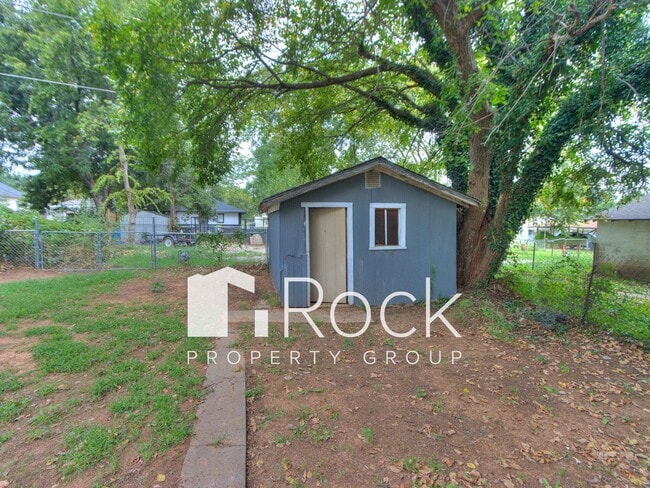 Building Photo - Updated Cozy 2 Bed 1 Bath Home in Guthrie ...