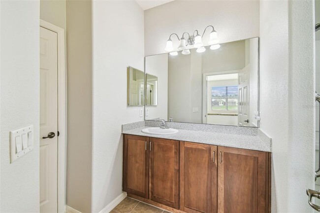 Building Photo - 829 Grand Canal Dr