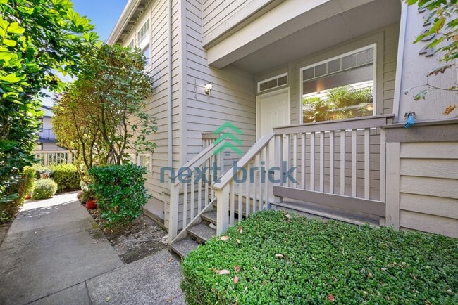 Building Photo - Spacious 3-Level Condo with 2-Car Garage, Mt. Rainier Views & Turnkey Comfort in Bonney Lake