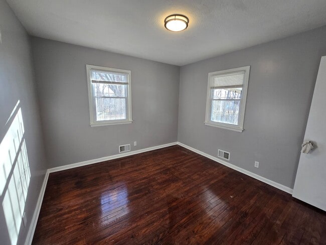 Building Photo - 3 bedroom with bonus extra room in basement fully rehabed