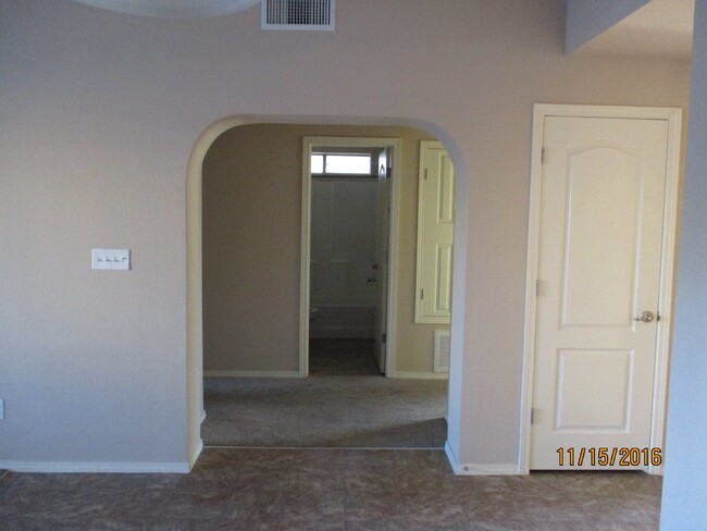 Building Photo - "Charming 2-Bed, 2-Bath Gem in El Paso – 1...