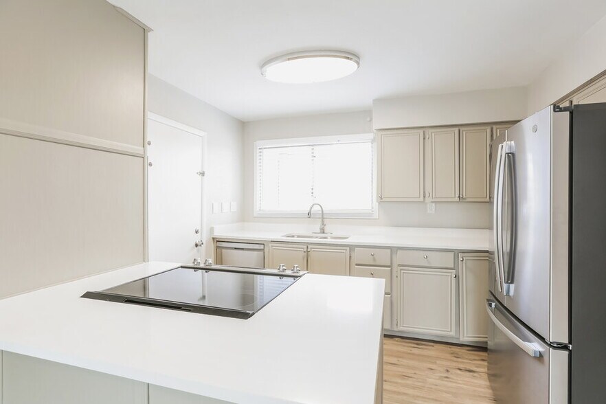 Building Photo - 4014 E Apollo Rd