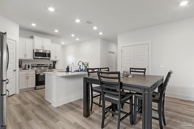 Building Photo - 6672 Paso Fino Dr