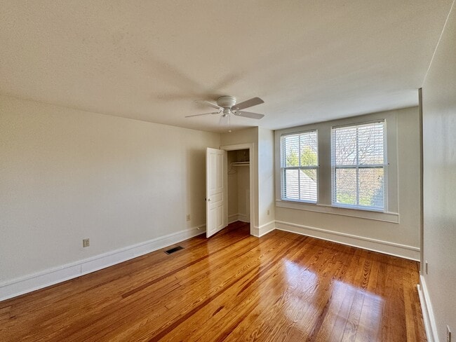 Building Photo - 506 Mayes Ave