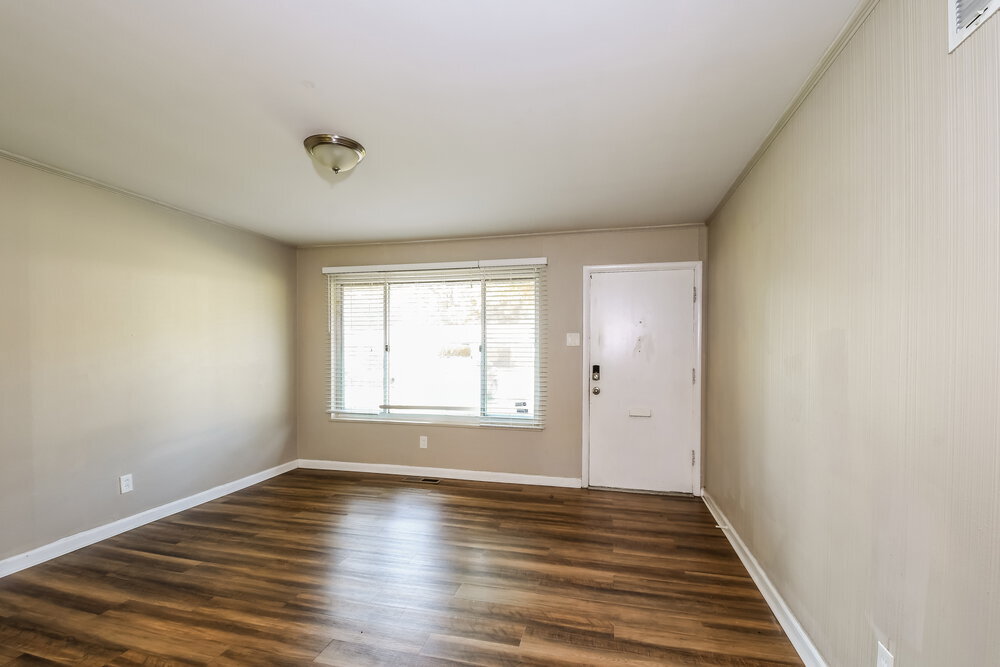 Building Photo - 933 Lebon Dr
