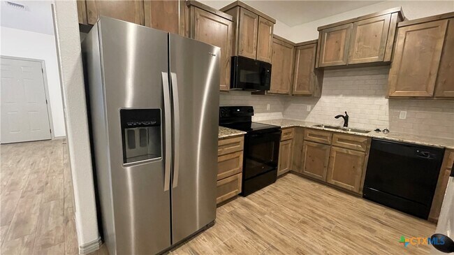 Building Photo - 2412 Duntov Dr