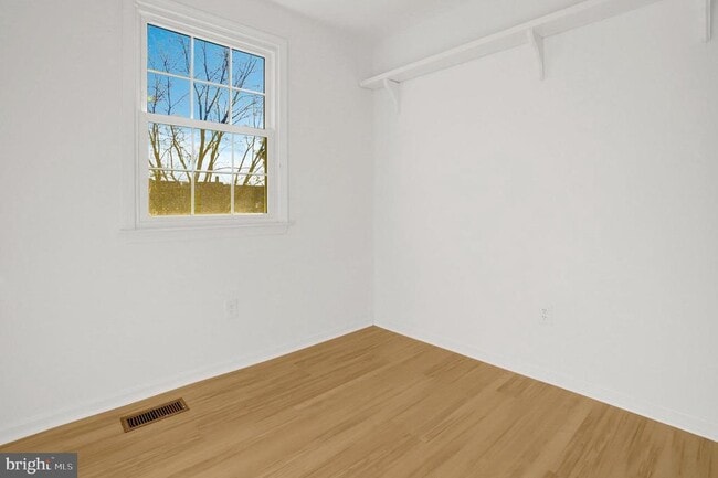 Building Photo - 9911 Whitewater Dr