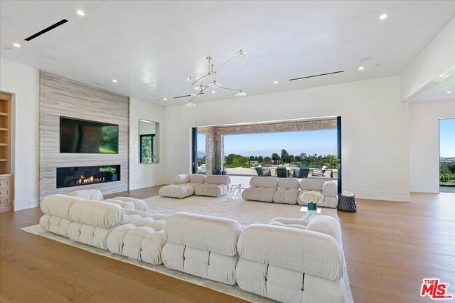 Building Photo - 5757 Hoback Glen Rd