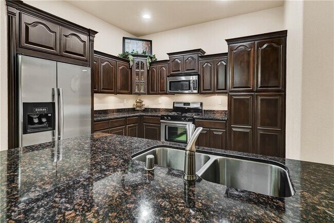 Building Photo - Sandstone Ranch Estates El Paso 3 Bed Refrig A/C!