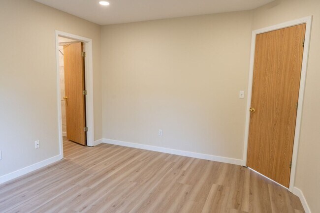 Building Photo - 4Bd/3.5Ba Mill Creek House