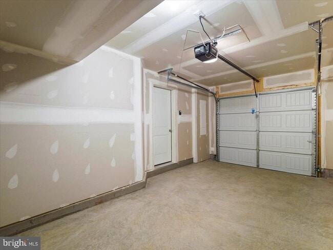 Building Photo - 258 Clifton Mnr