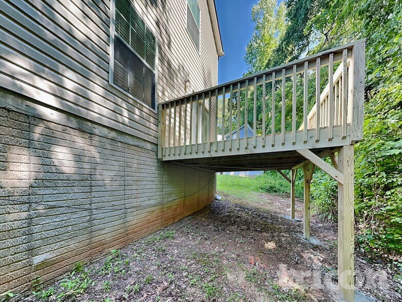 Building Photo - 3598 Brookstone Way