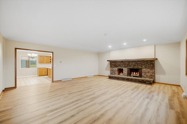 Building Photo - 3-Bed, 1-Bath Country Home in McHenry
