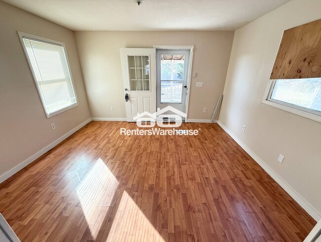 Building Photo - 124 N Peck Dr